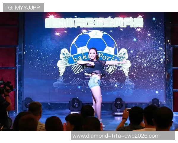 足球宝贝爆乳写真展现青春魅力与运动激情的完美结合